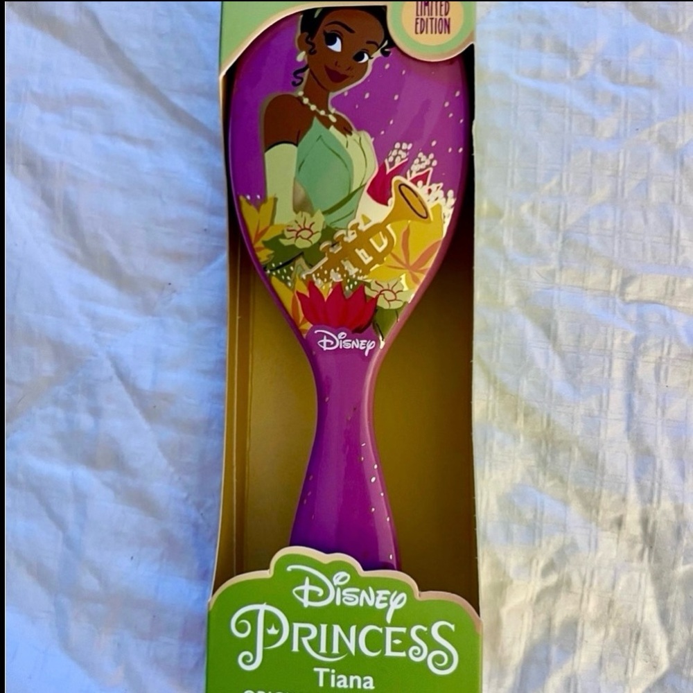 Wet Brush Disney Princess LE brushes ,Tiana,Jasmine and Cinderella